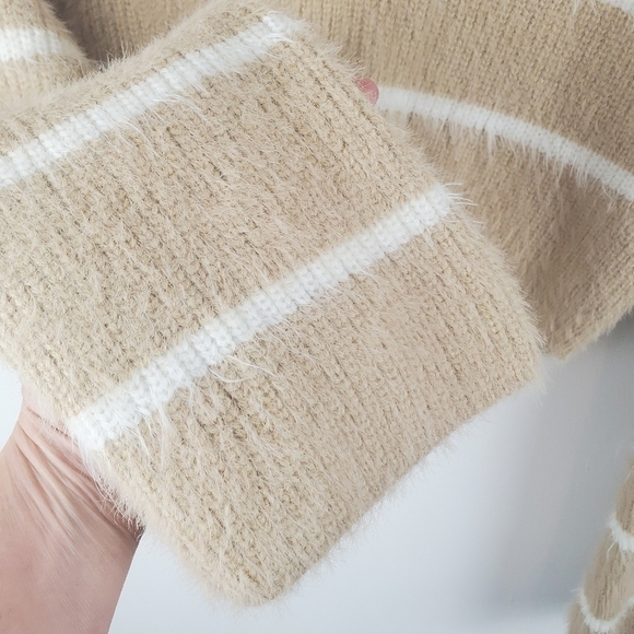 GIANNI Bini‎ Sweater Womens XS Tan Cream Cropped Stripe Knit Bell Sleeve - Picture 6 of 8